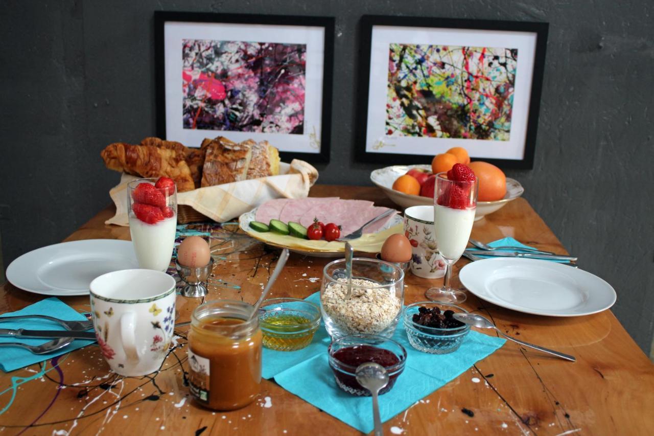 Bnb Maison D'Art Breakfast In The Art Gallery Ploubazlanec Kültér fotó